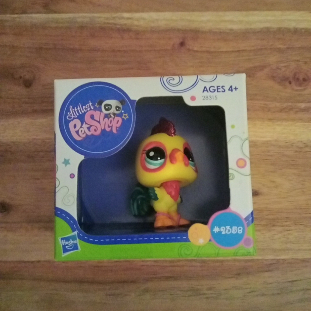 Littlest Pet Shop Vibrant Yellow and Green Bird Rooster Rare Mail Order Only